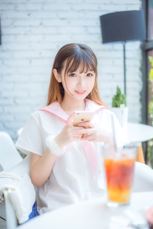 “你……”刘璝皱眉看向孟达，有些不解，这孟达不是刘璋的心腹吗？为何要救自己。